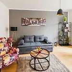 Elbau Uni Und Klinik Nah *