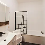 Elbau Uni Und Klinik Nah Apartman